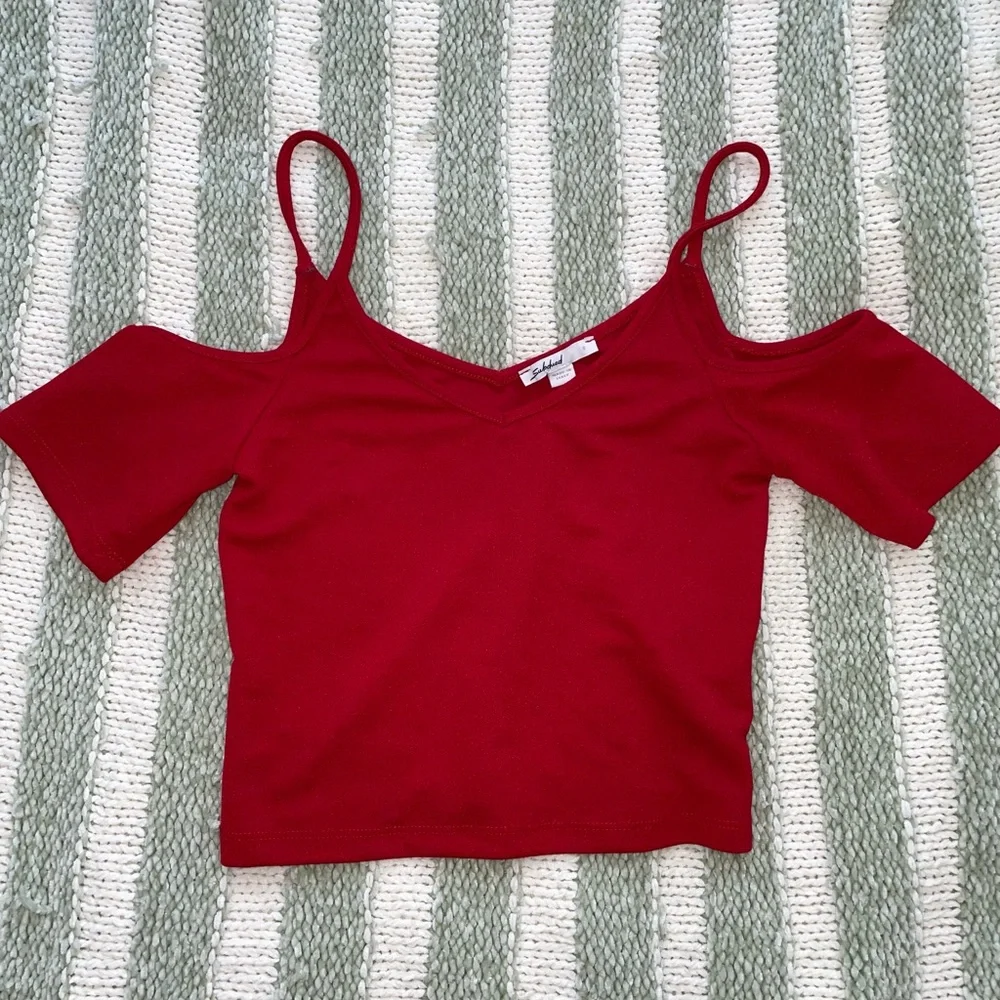 Subdued Red Cold Shoulder Top - Picture 1 of 2